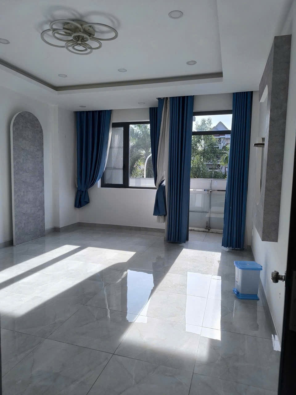 Cho thuê Nhà mặt tiền Dĩ An, Bình Dương, Diện tích 280m², Giá Thương lượng 15
