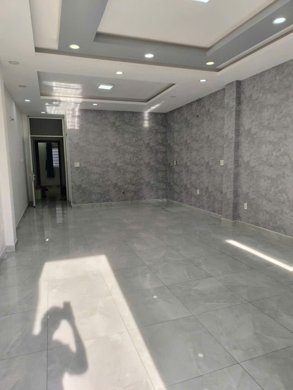 Cho thuê Nhà mặt tiền Dĩ An, Bình Dương, Diện tích 280m², Giá Thương lượng 5