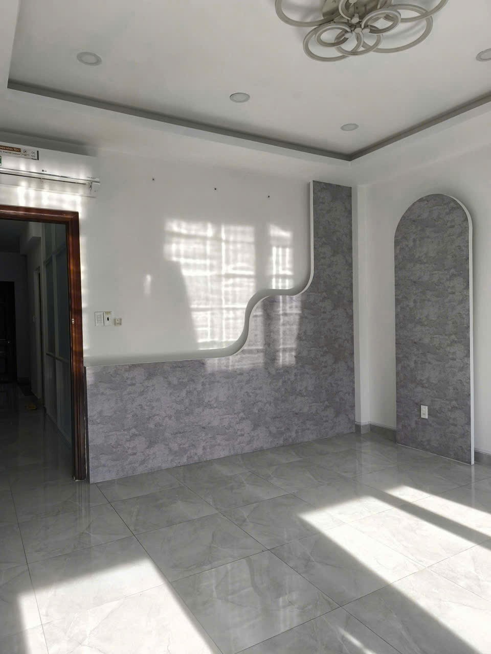 Cho thuê Nhà mặt tiền Dĩ An, Bình Dương, Diện tích 280m², Giá Thương lượng 10