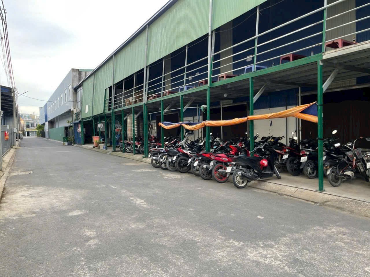 XƯỞNG ĐƯỜNG CONTAINER Q12 – CÁCH LÊ VĂN KHƯƠNG 500M – DÒNG TIỀN 80TR/THÁNG