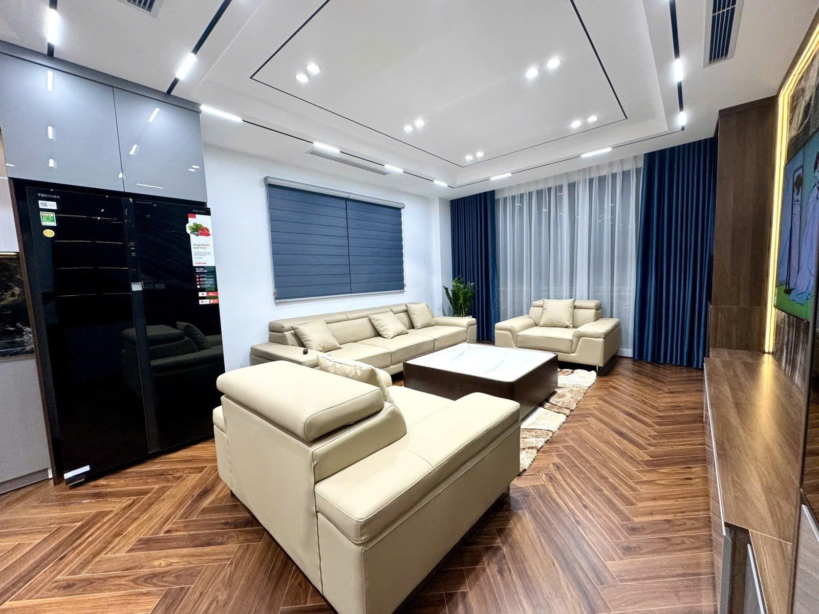 NHÀ ĐẸP GA RA 2 Ô TÔ FULL NỘI THẤT Ngọc Lâm 60m2 X 6 Tầng ,mặt tiền 4.5 m 19.2 tỷ Long Biên. 3