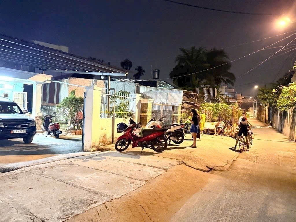 HÀNG HOT NGAY THỊ TRẤN HÓC MÔN – ĐẤT (12X22) HẺM XH THÔNG GIÁ CỰC TỐT