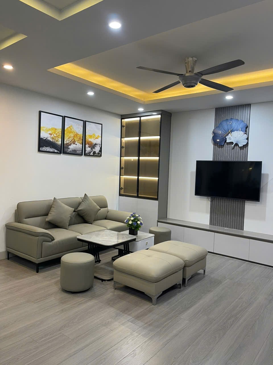 Chính chủ bán căn góc tầng 6, 2 Pn, 76m2  tại Thanh Hà-Hà Đông 3