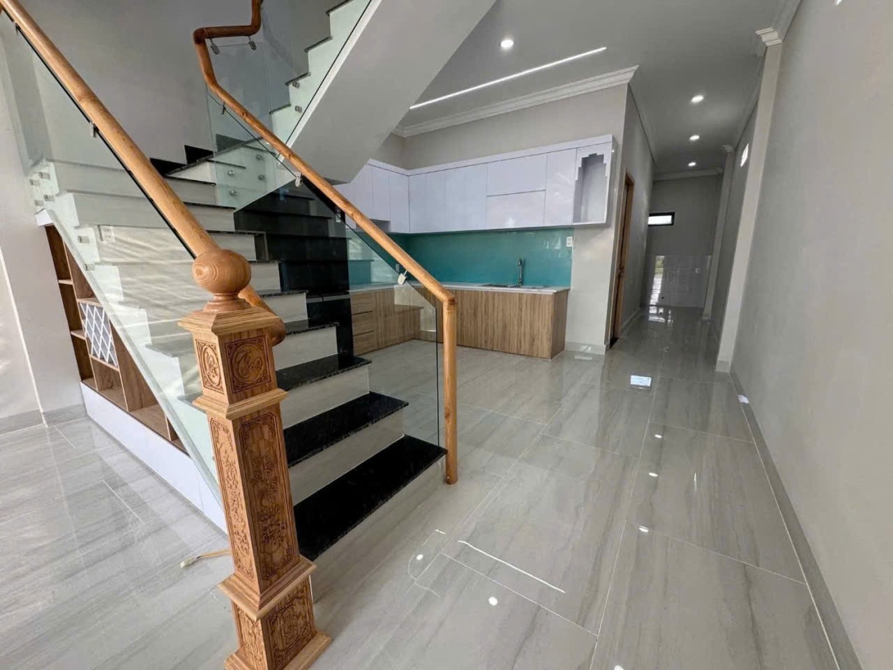 Bán nhà mới xây xã Phước Vân , Cần Đước dt 83m2 , 1 lầu , 3pn , 2wc giá 2,15 tỷ 8