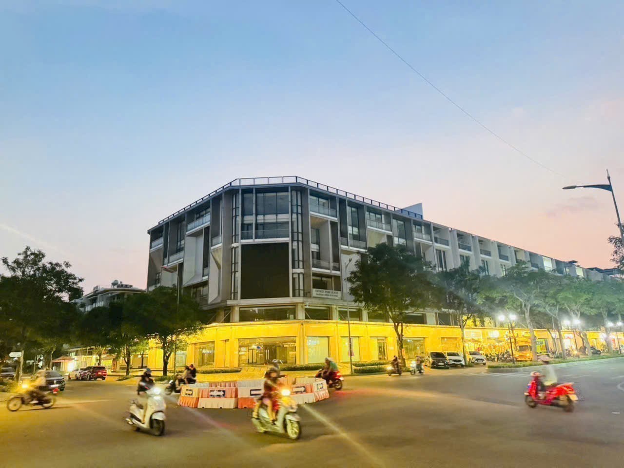 Cần bán Nhà mặt tiền Phường Hiệp Bình Phước, Thủ Đức, Diện tích 1258m², Giá 420 Tỷ 7