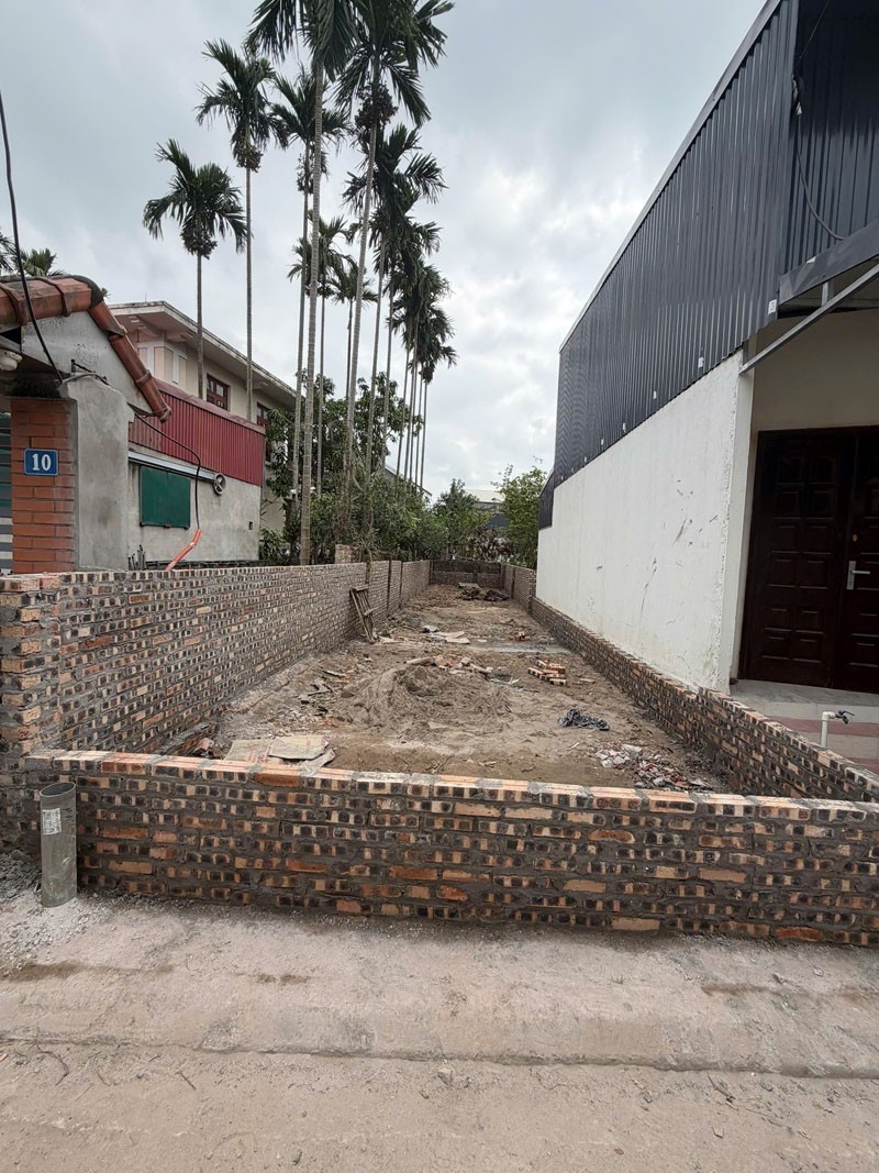 Cần bán 88m2 đất xóm 5 Đông Dư - ngõ 999 Bát Khối. Đường thông ô tô tránh 2