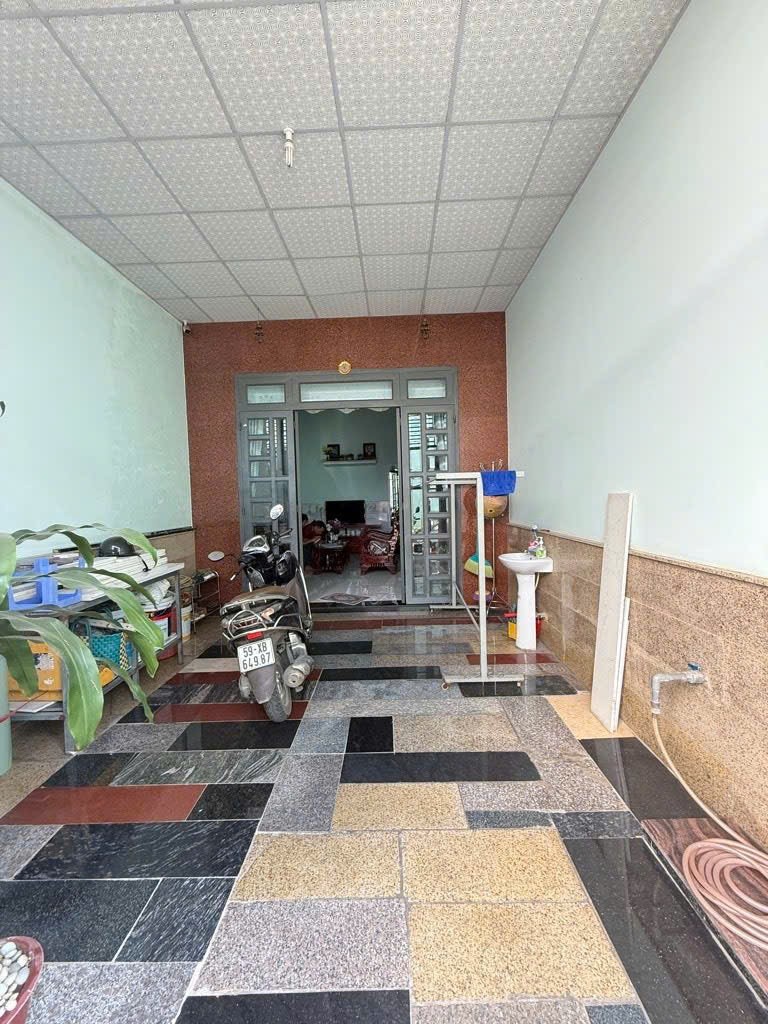 NHÀ ĐẸP NGAY CHỢ LINH XUÂN - ÔTÔ ĐẬU CỬA - THÔNG KHU CHẾ XUẤT LINH TRUNG 2