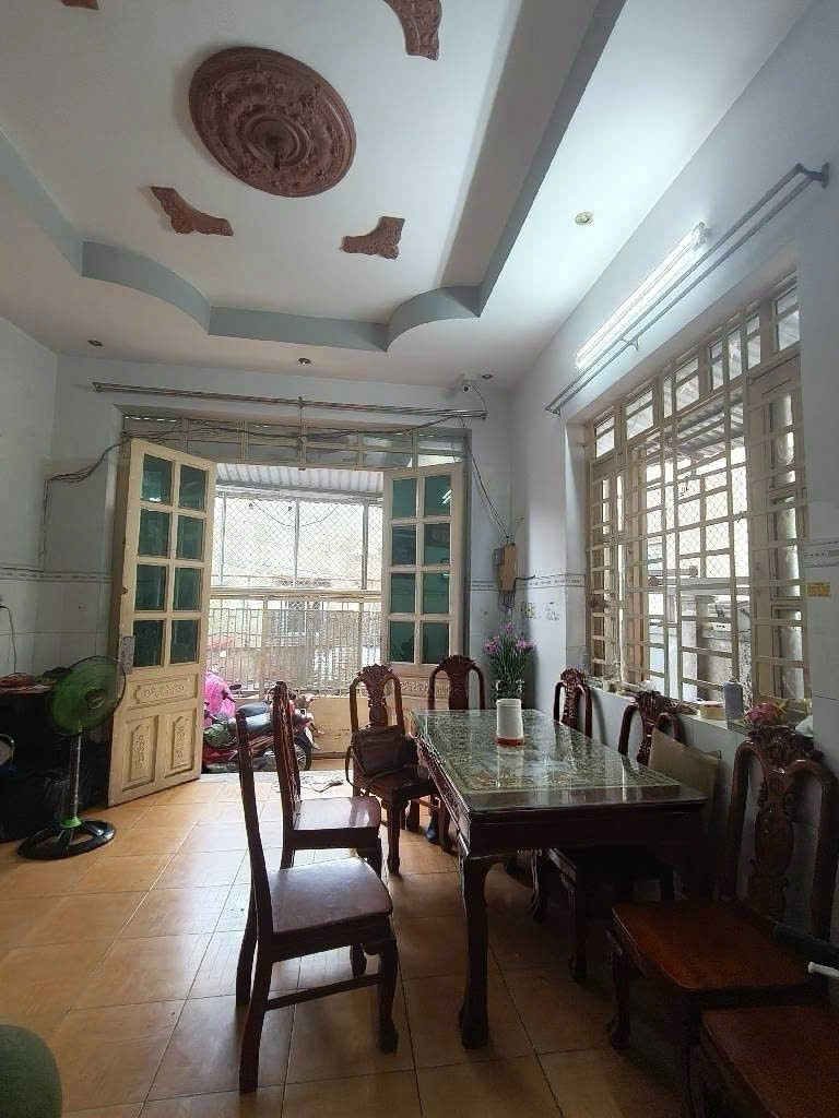 BÁN NHÀ 3 LẦU HƠN 110M2, HỒ VĂN TƯ , F TRƯỜNG THỌNGAY CHỢ THỦ ĐỨC - THÔNG TỨ HƯỚNG 2
