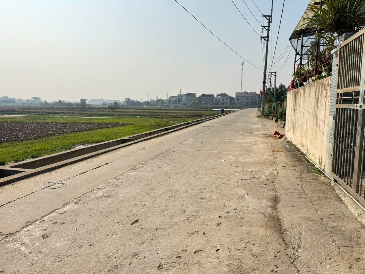 Bán 117m đất Kim Hoa, Mê Linh. Tặng 30m đất lưu không. Đường rộng, ô tô đỗ. Giáp sông Cà Lồ 2