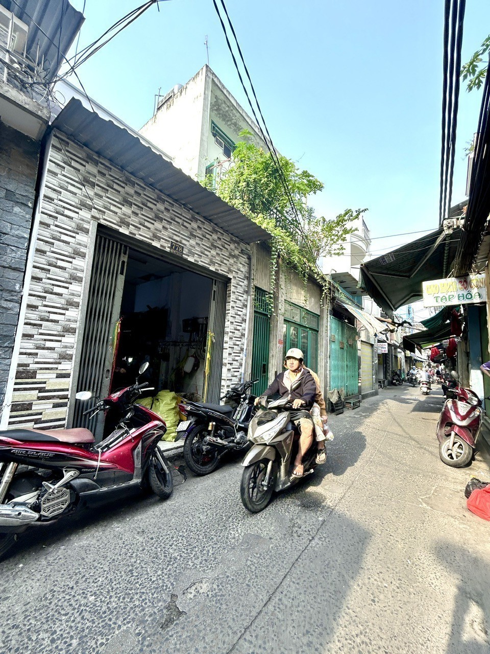 BÁN NHÀ MT Đ.ĐOÀN VĂN BƠ- XE HƠI ĐẬU CỬA- LƯU THÔNG NGUYỄN THẦN HIẾN- XÓM CHIẾU - NGUYỄN TẤT THÀNH.
