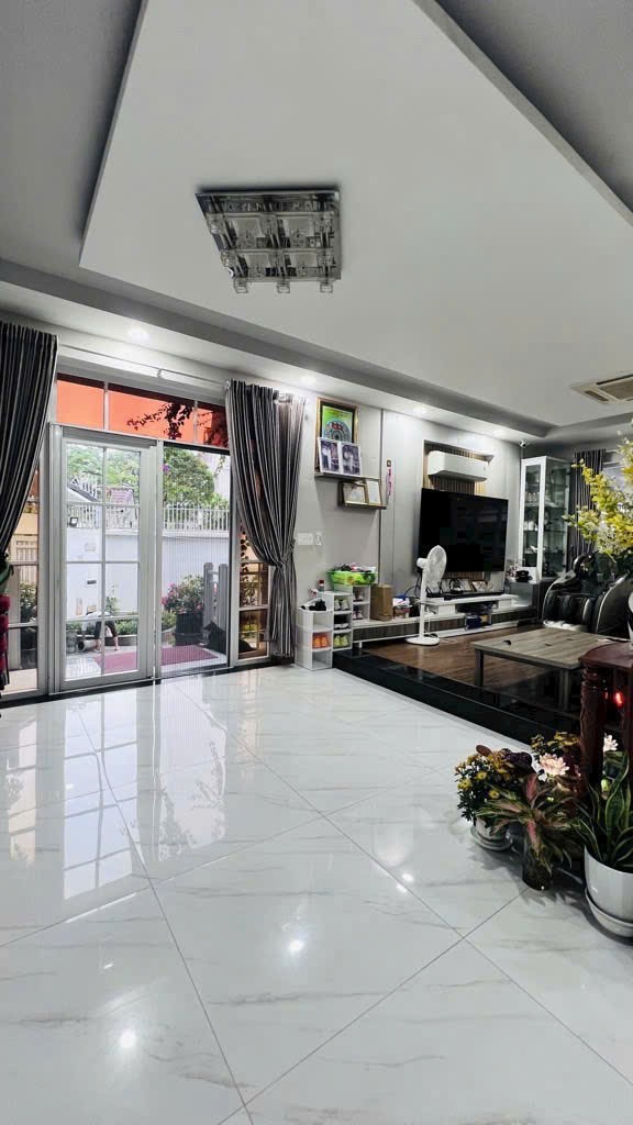 Cần bán Nhà mặt tiền Phường Phước Long B, Quận 9, Diện tích 154m², Giá 29 Tỷ 4