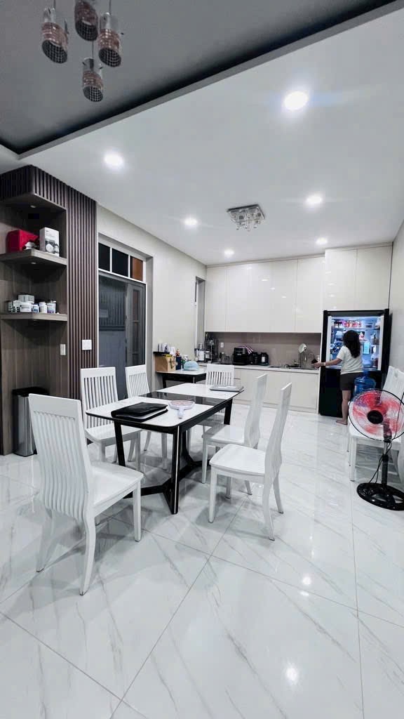 Cần bán Nhà mặt tiền Phường Phước Long B, Quận 9, Diện tích 154m², Giá 29 Tỷ 5