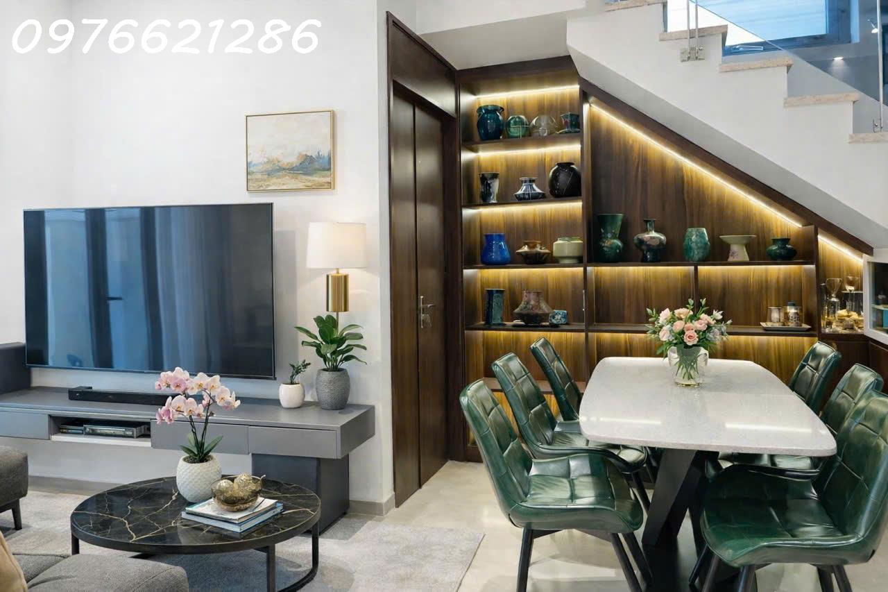 Bán nhà 12 tỷ như biệt thự- Nam Đuống-75 m2 - full nội thất-ô tô tránh 2