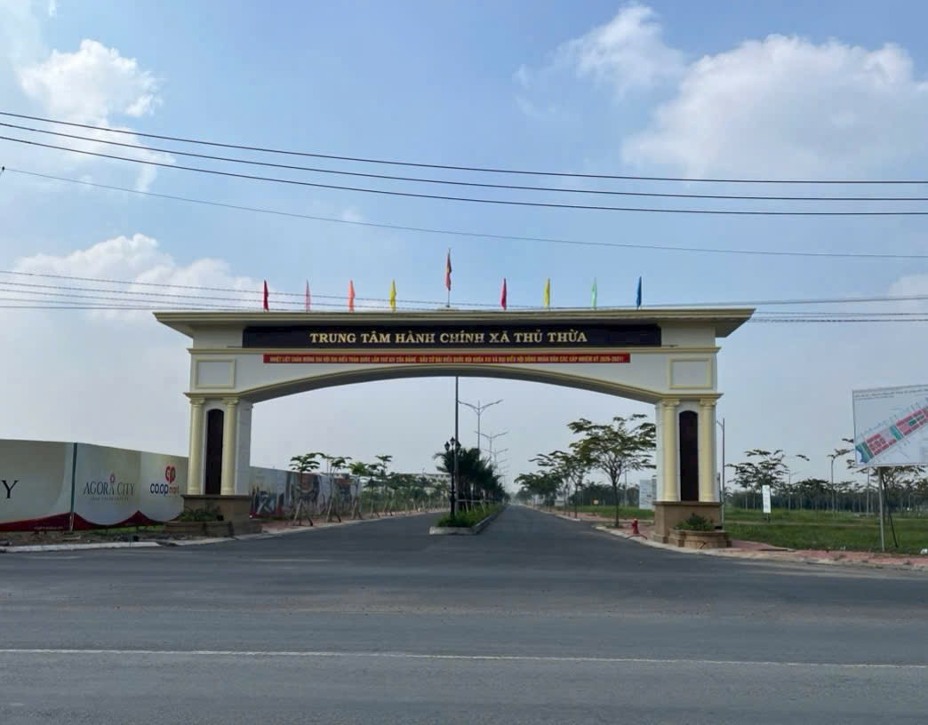 Bán lô đất xây biệt thự đẹp đường số 3, kp 11, thị trấn Thủ Thừa dt 150m2 full thổ giá 2,5 tỷ 5