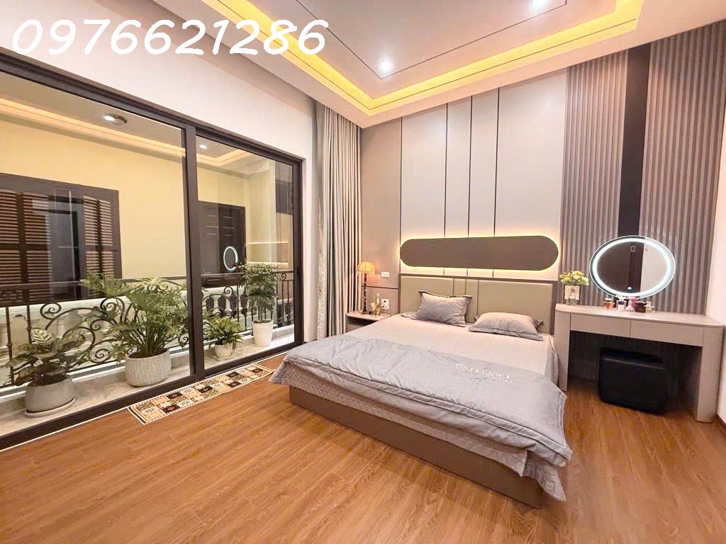Bán nhà NGỌC LÂM-DT: 50m2 – FULL ĐỒ – TRUNG TÂM LONG BIÊN – GIÁ 12.X TỶ (x tiểu học)