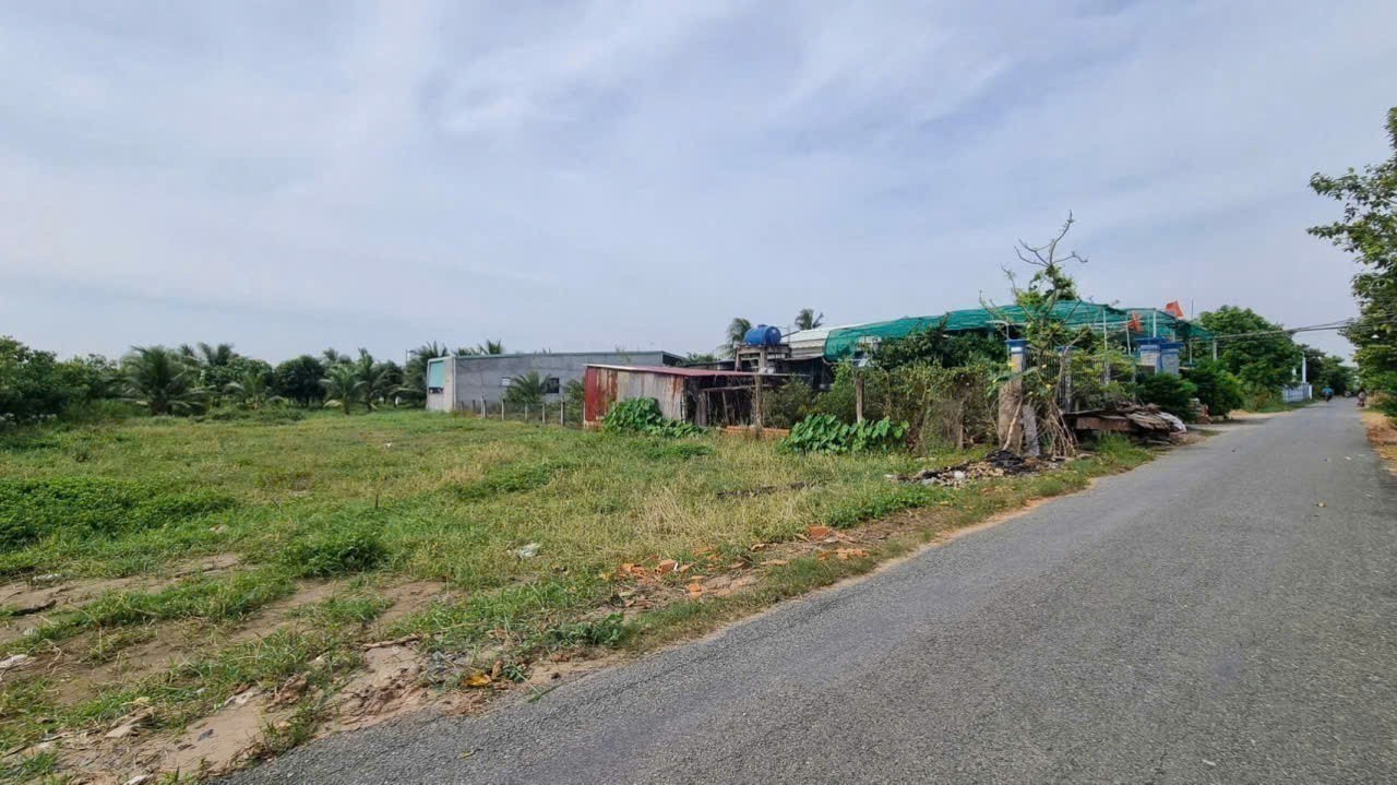 Bán đất full thổ cư mặt tiền đường nhựa xã Phước Vân dt 792m2 giá 4,4 tỷ