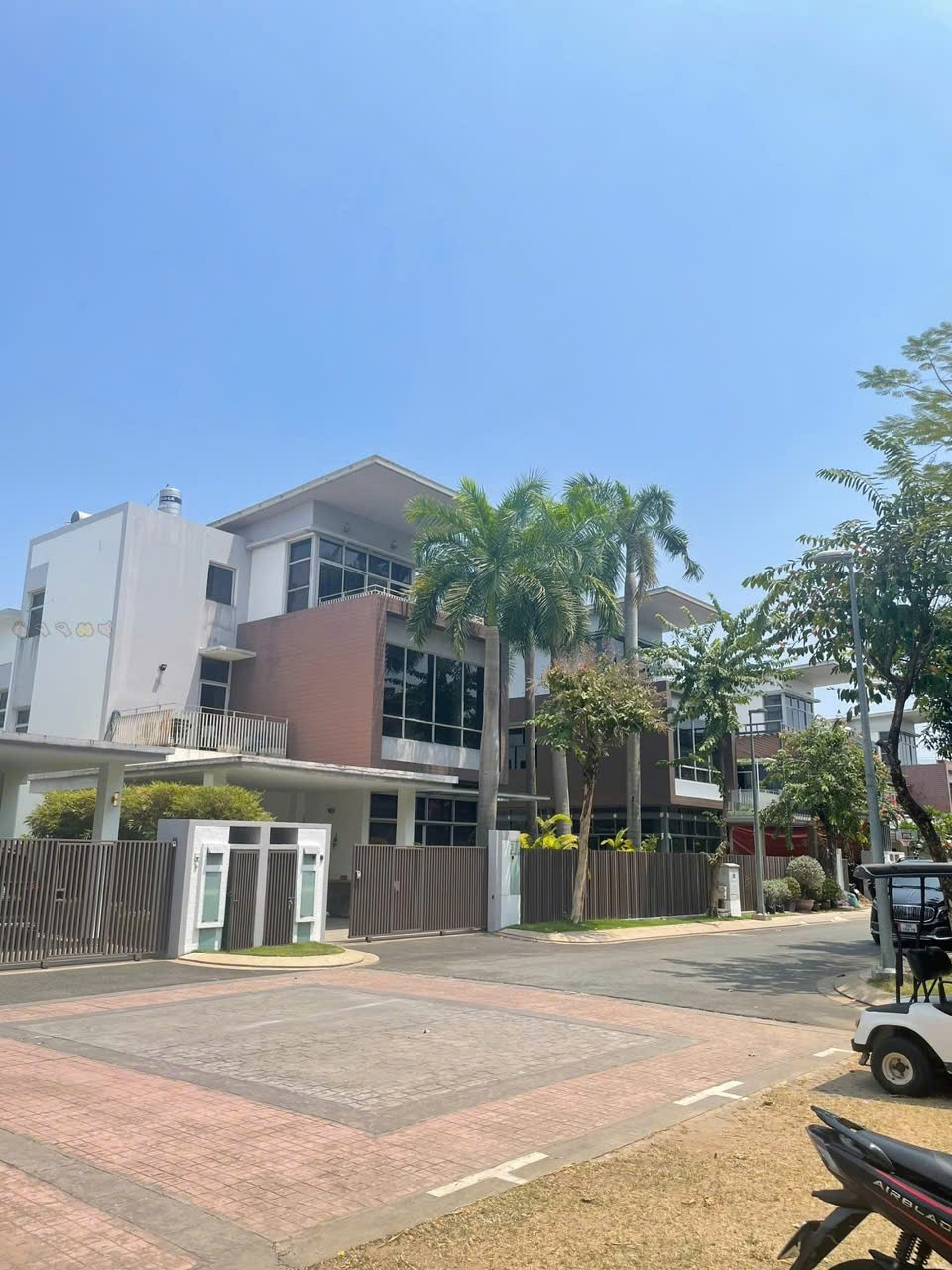 Cần bán Biệt thự Phường Phú Hữu, Quận 9, Diện tích 400m², Giá 53 Triệu/tháng