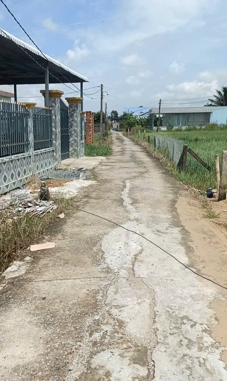 Bán nhà cấp 4 mặt tiền Nguyễn Thị Cần ,Tân Phước Tây , dt 174m2 ,2pn ,1wc , sân oto giá 1,499 tỷ 4