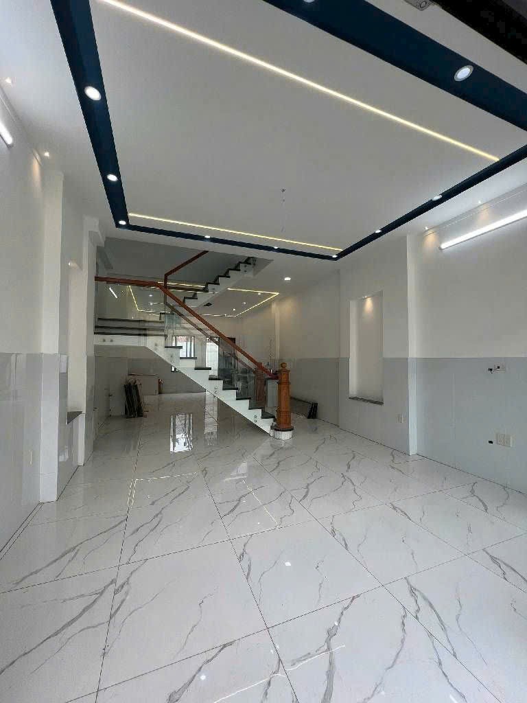 GẤP BÁN NHÀ 3 TẦNG XÂY MỚI - HẺM ÔTÔ ĐẬU CỬANGAY KHA VẠN CÂN - CHỢ THỦ ĐỨC 2