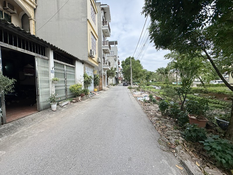 Bán Đất Thổ Cư Việt Hưng 60m2 Lô góc, nở hậu, view vườn hoa thoáng vĩnh viễn, đối diện CC CT10 4
