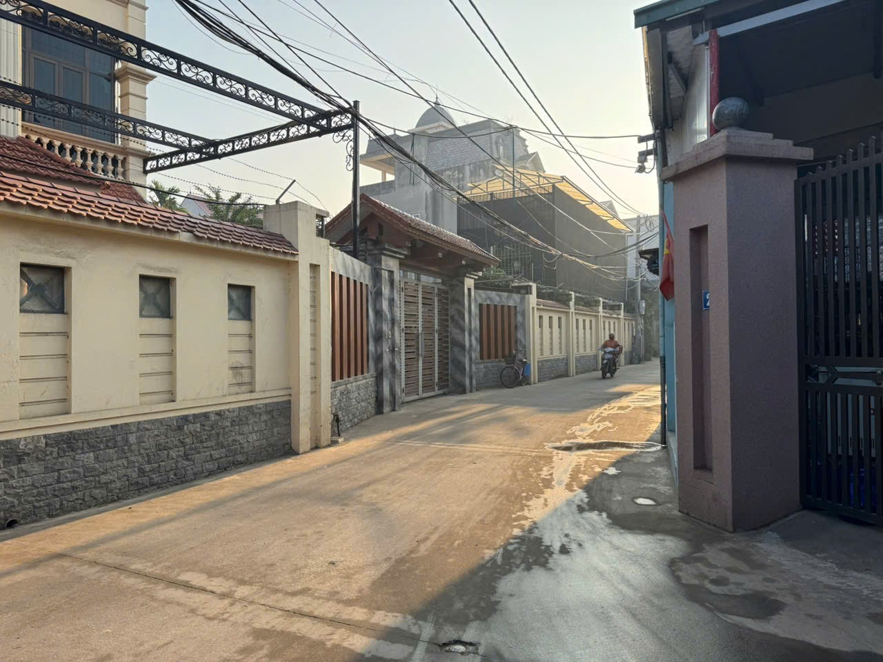 Bán Đất Trục Chính Quang Minh - Mê Linh - 54m2 - Ô Tô Tránh - Kinh Doanh Tốt