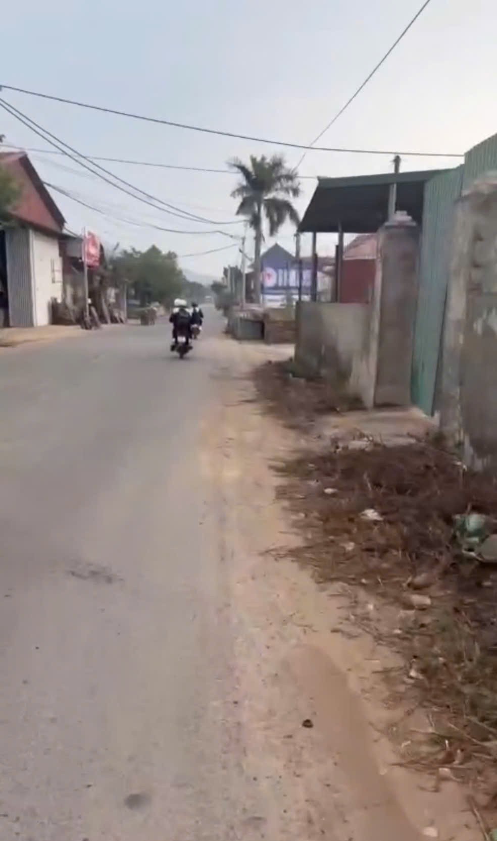 Chính chủ bán gấp lô đất Phú Thịnh - Minh Phú - Sóc Sơn - 100M2 - Đường nhựa ô tô tránh