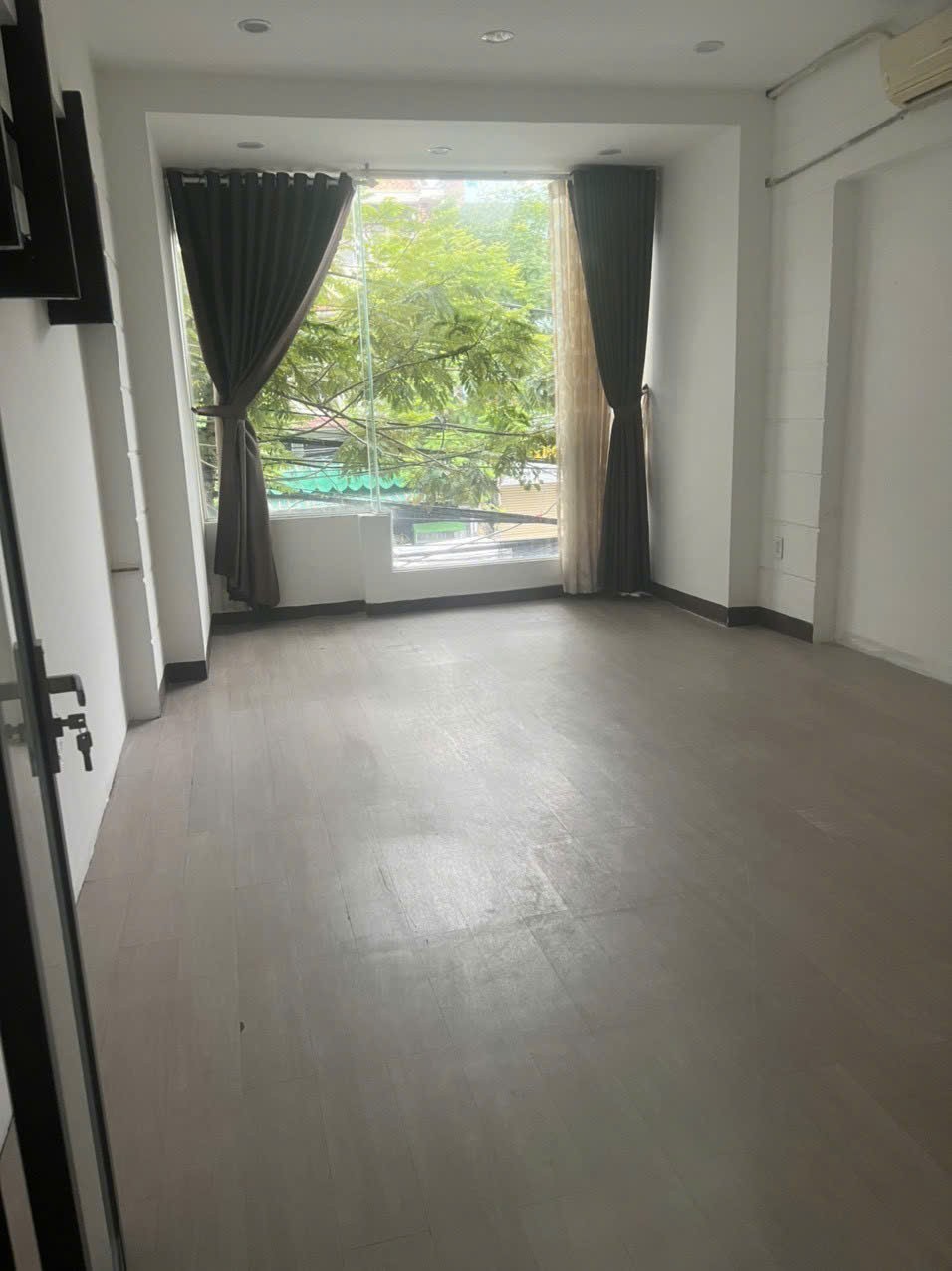 MẶT TIỀN NGUYỄN VĂN THOẠI- KINH DOANH SẦM UẤT- 3.5 TẦNG - DÒNG TIỀN 27 TR/ TH- 1P TẮM BIỂN MỸ 3