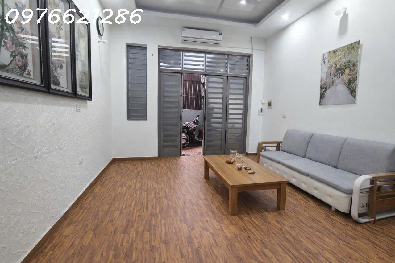 Bán nhà ngõ thông -6,x tỷ– Thượng Thanh Long Biên – 32m² – 4 tầng – dân xây chắc chắn
