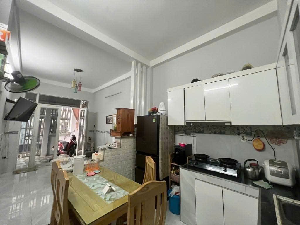 CHỦ GẤP BÁN , GIẢM GIÁ MẠNH - NHÀ 3 LẦU - NGAY CHỢ THỦ ĐỨC - F TRƯỜNG THỌ 2