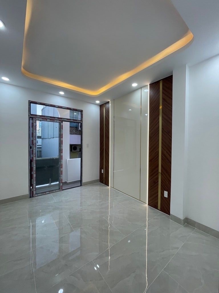 BÁN NHÀ ĐẸP VÀO Ở NGAY- Đ.ĐOÀN VĂN BƠ- CÁCH 50 M RA MT XE HƠI- LƯU THÔNG HOÀNG DIỆU - BẾN VÂN ĐỒN- 5