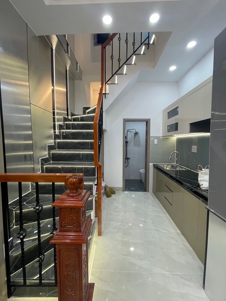 BÁN NHÀ ĐẸP VÀO Ở NGAY- Đ.ĐOÀN VĂN BƠ- CÁCH 50 M RA MT XE HƠI- LƯU THÔNG HOÀNG DIỆU - BẾN VÂN ĐỒN- 4