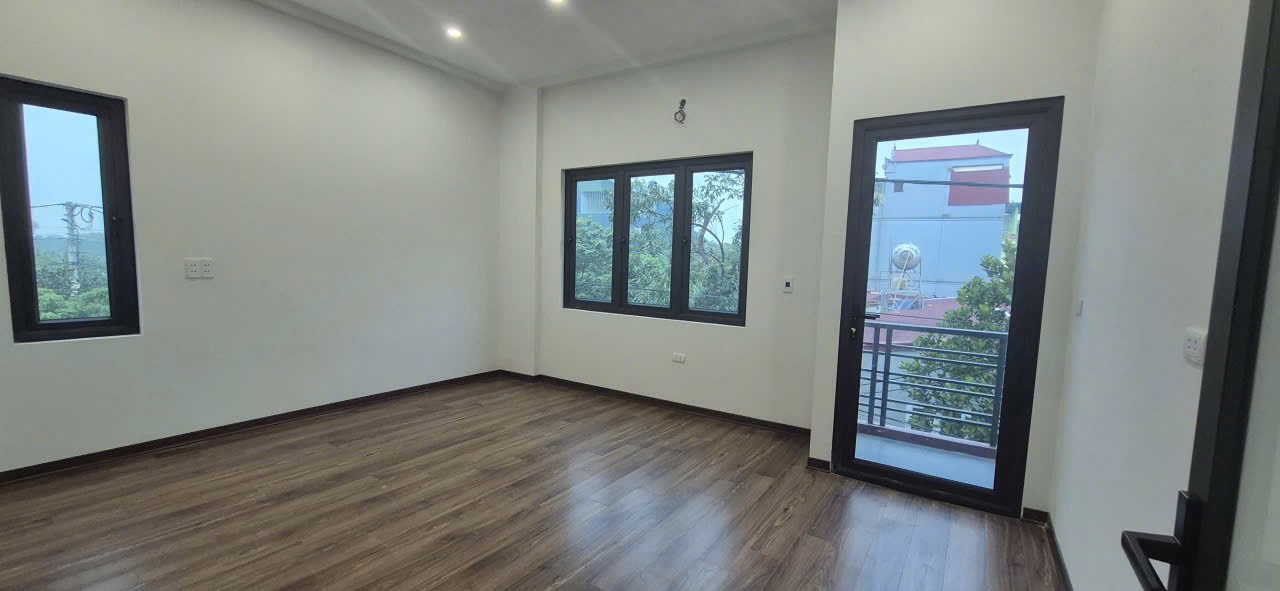Bán nhà 3 tầng Lô Góc mới tinh tại thôn Đoài Nam Hồng, Đông Anh - 42m2 - Ô tô đỗ cửa 2