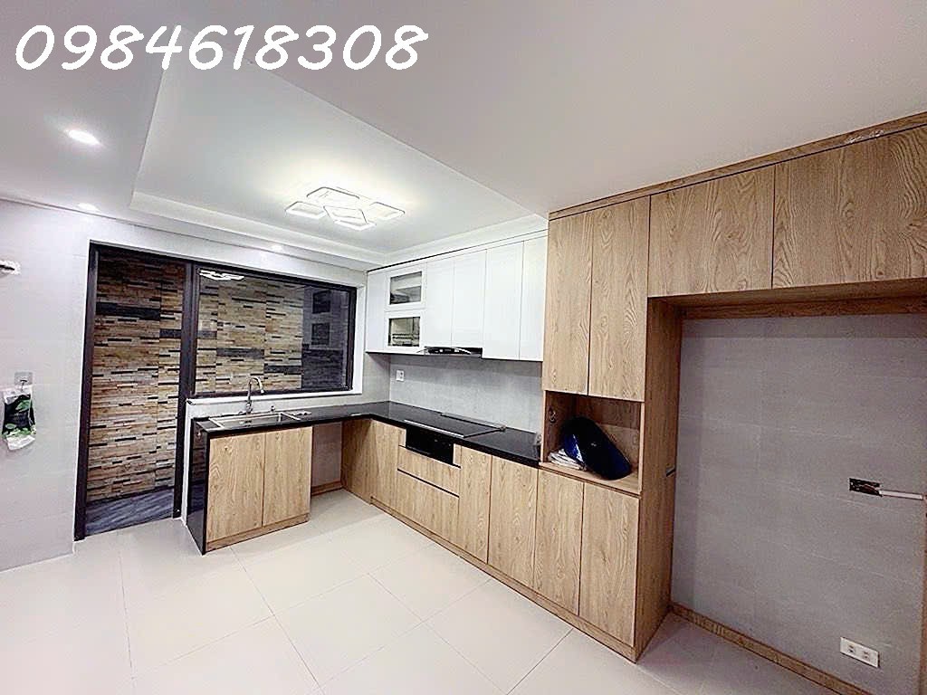 Bán nhà Cầu Giấy 45m² x 5 tầng – Ngách thông – Gần ô tô – 6 phòng ngủ