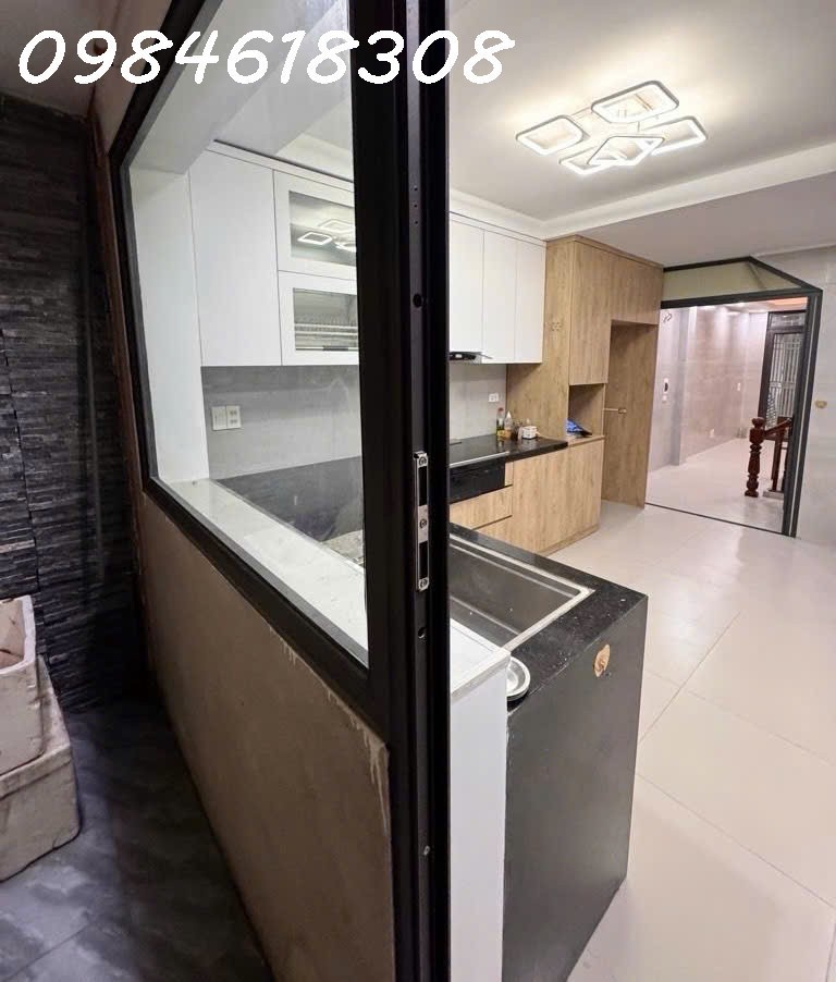 Nhà Cầu Giấy thông Quan Hoa – DT 42m², từ tầng 2 là 45m² – 5 tầng – nhà dân xây chắc chắn 2
