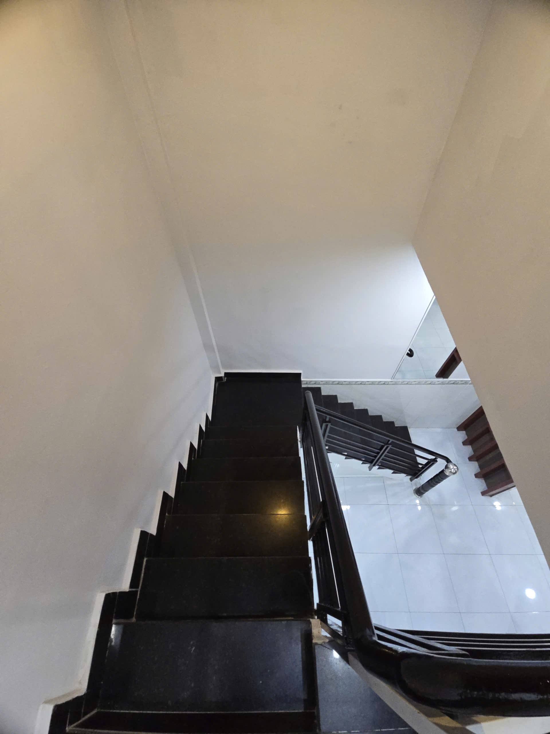 BÁN NHÀ GẦN AEON TÂN PHÚ XE HƠI ĐỖ CỔNG 24M2 2 TẦNG SHR CHỈ 3.05 TỶ 6