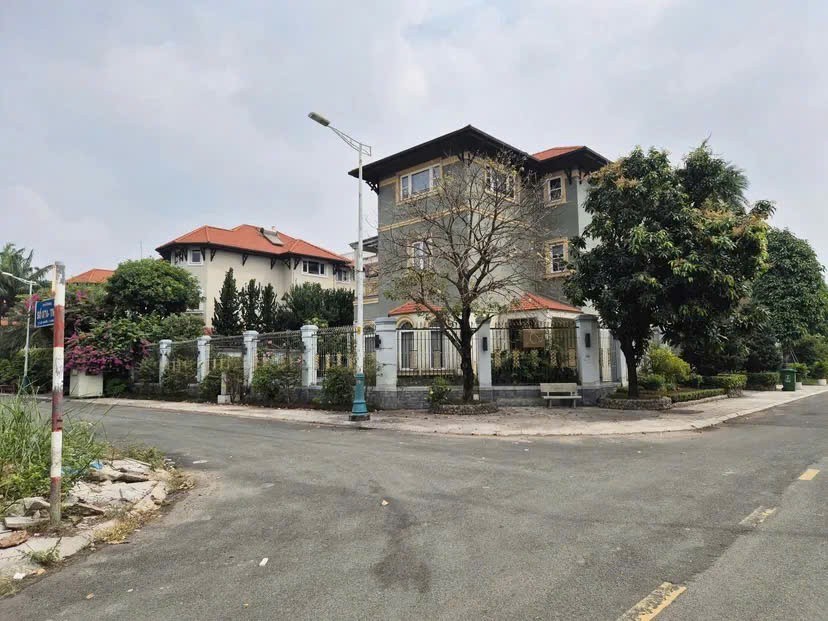 Cần bán Biệt thự Quận 2, Hồ Chí Minh, Diện tích 351m², Giá 056 Tỷ 2