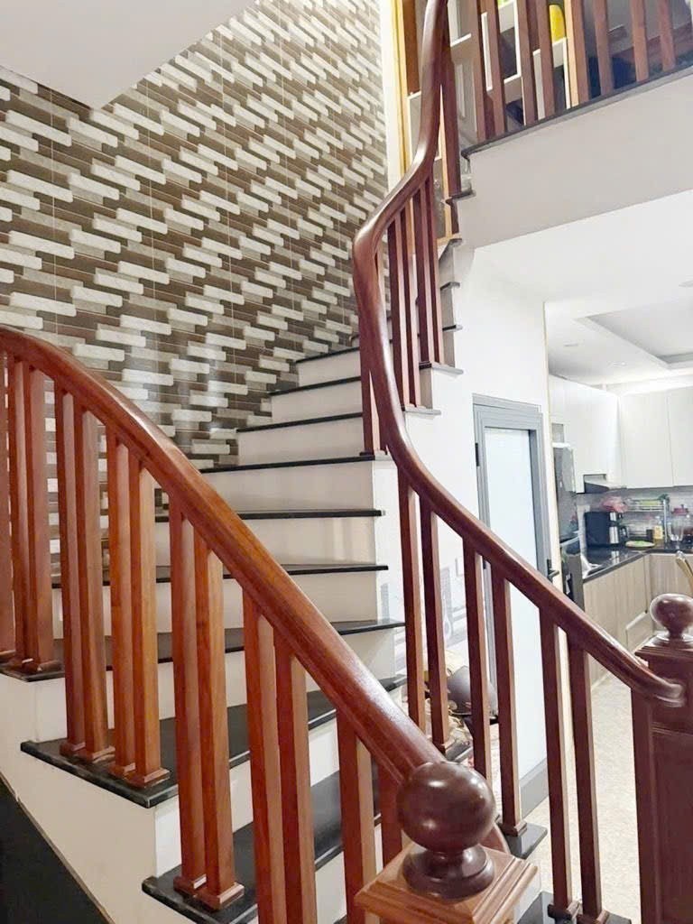 Nhà ngõ thông, kinh doanh, dòng tiền ổn định 2