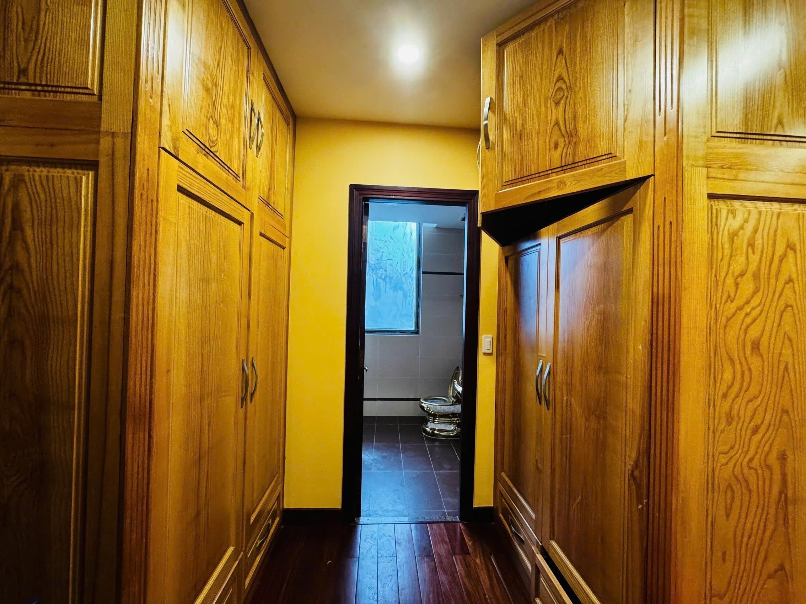 Cho thuê Biệt thự Quận 9, Hồ Chí Minh, Diện tích 494m², Giá Thương lượng 10