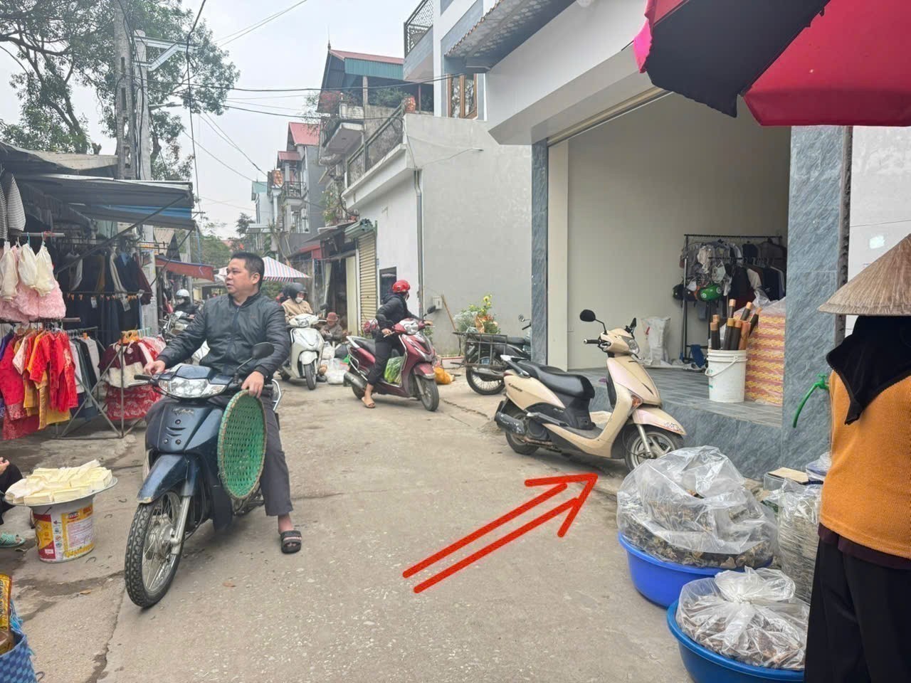 Chỉ 6,75 tỷ sở hữu nhà mặt tiền kinh doanh nằm ngay giữa chợ Chi Đông, Mê Linh, HN.