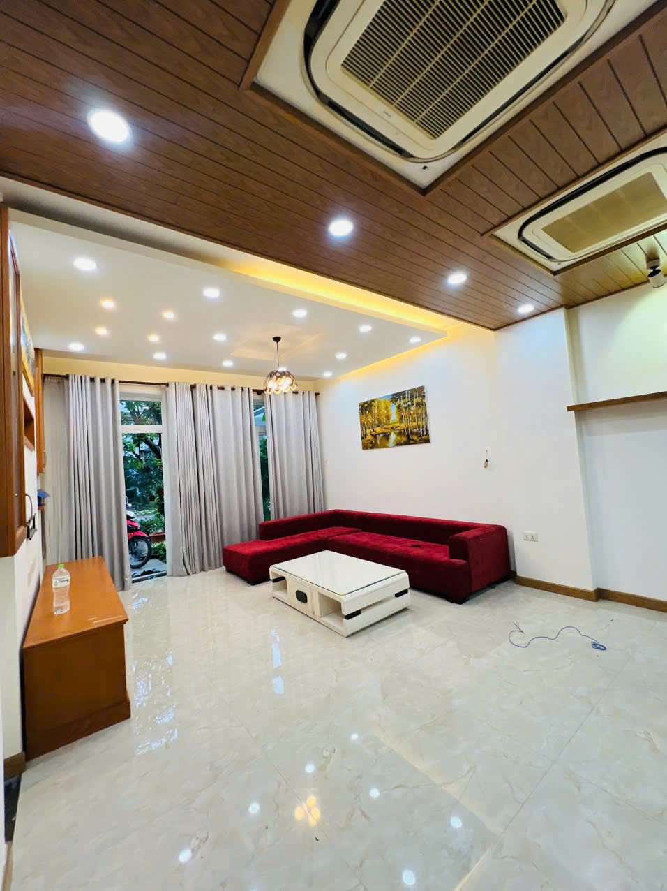 Cho thuê Biệt thự Phường Phú Hữu, Quận 9, Diện tích 300m², Giá 25 Triệu/tháng 12