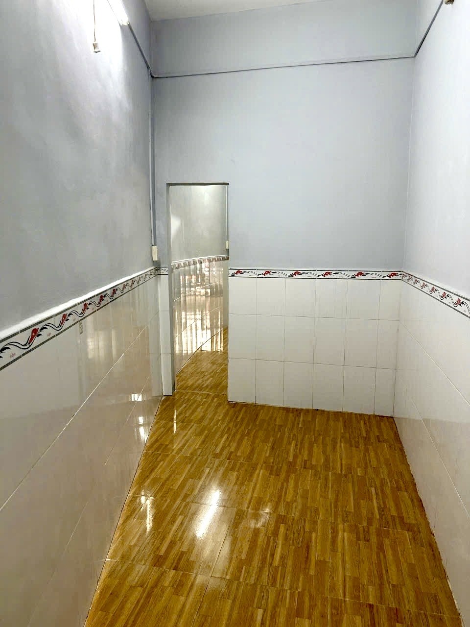 CHỦ THIỆN CHÍ BÁN NHÀ Đ.XÓM CHIẾU CHỈ 2 ĐỒNG 9- CĂN GÓC THOÁNG MÁT 2MT- LƯU THÔNG TÔN ĐẢN- THUẬN 2
