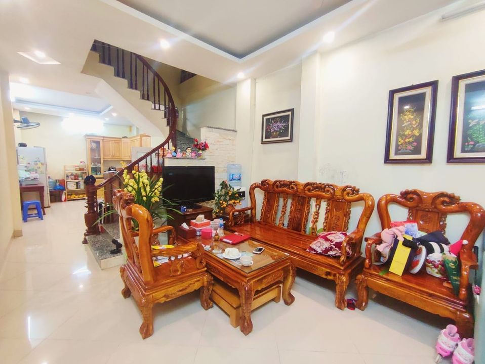 Bán nhà phố Khương Trung, Thanh Xuân, gần phố,ở ngay 5 tầng 50m2 giá 5,6 tỷ