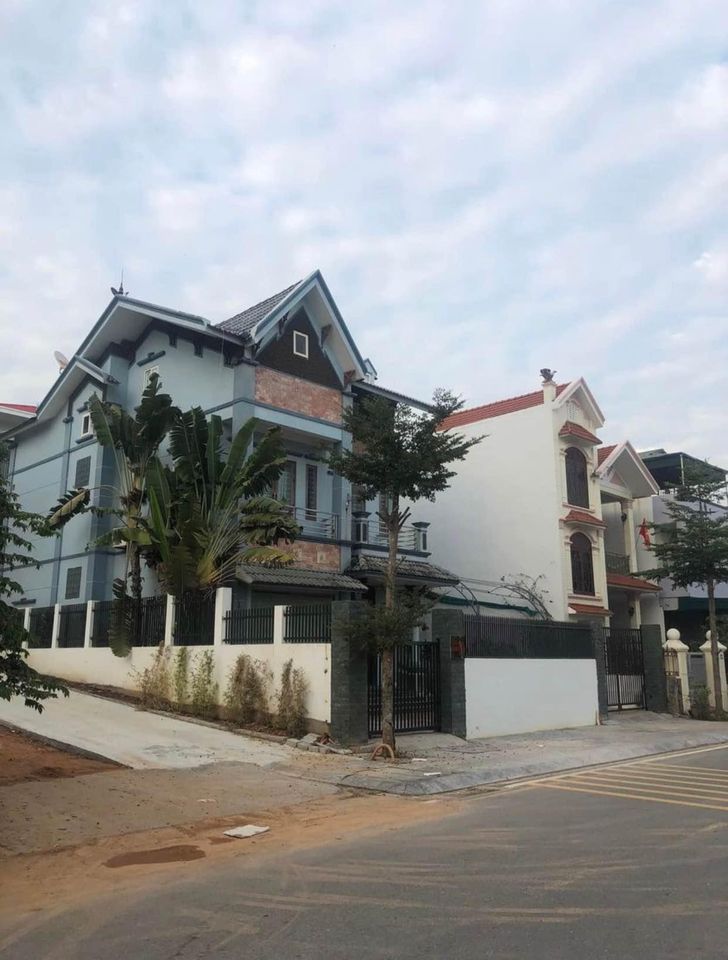Cần bán Nhà mặt tiền đường Hùng Thắng, Phường Bãi Cháy, Diện tích 200m², Giá Thương lượng