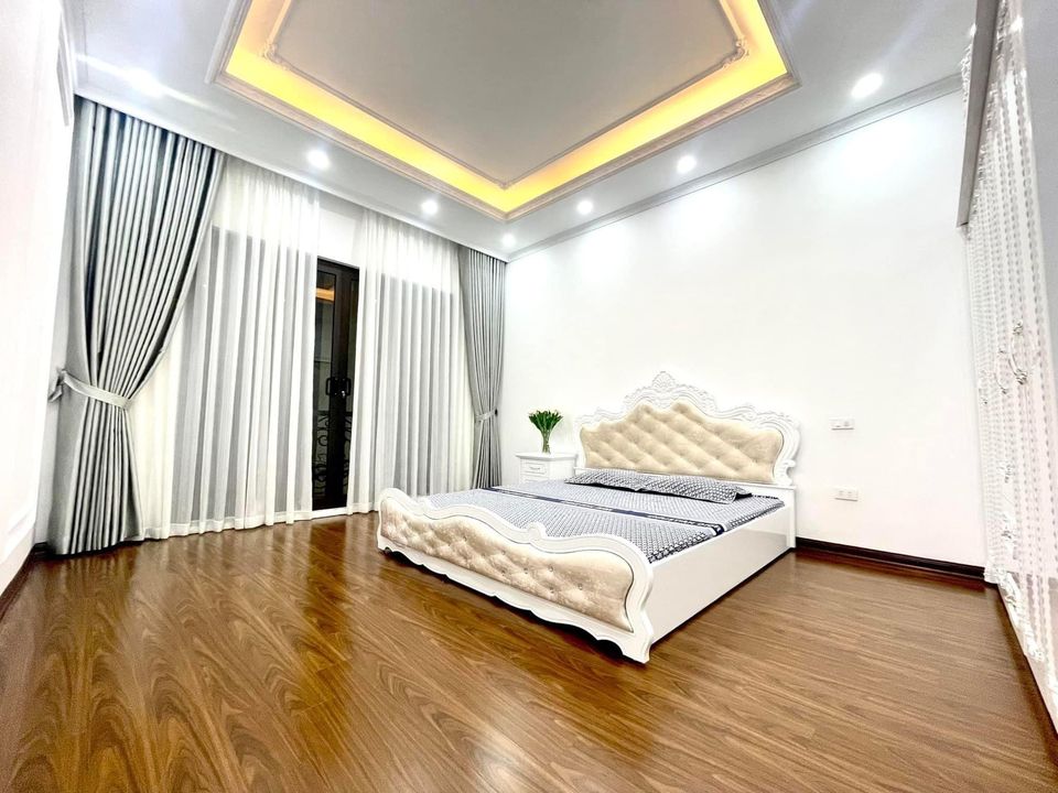 VÀO Ở NGAY! Bán Nhà 5 Tầng Đẹp Lê Văn Sỹ, Quận 3, 51m2 (4x12.8m), 8 Tỷ 4