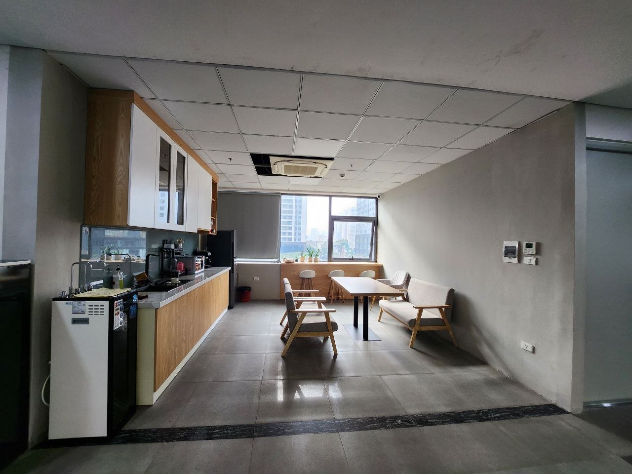 Chúng tôi cần nhượng suất cho thuê văn phòng, đầy đủ nội thất xịn đẹp trung tâm quận Thanh Xuân 2