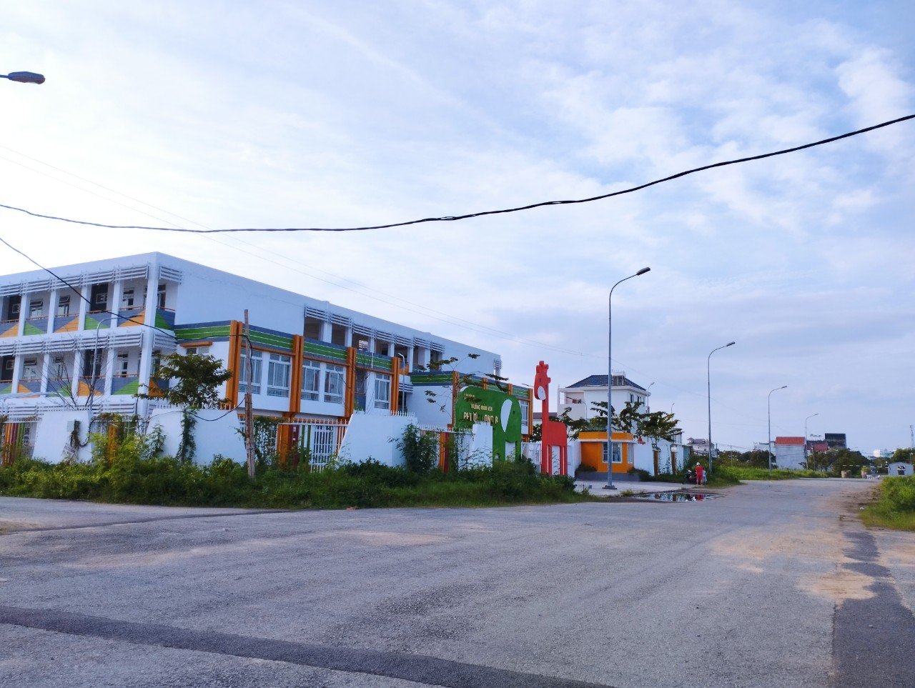 Cần bán nền đất đối diện trung tâm thương mại DT 238m2, KDC Phú Nhuận, PLB, quận 9