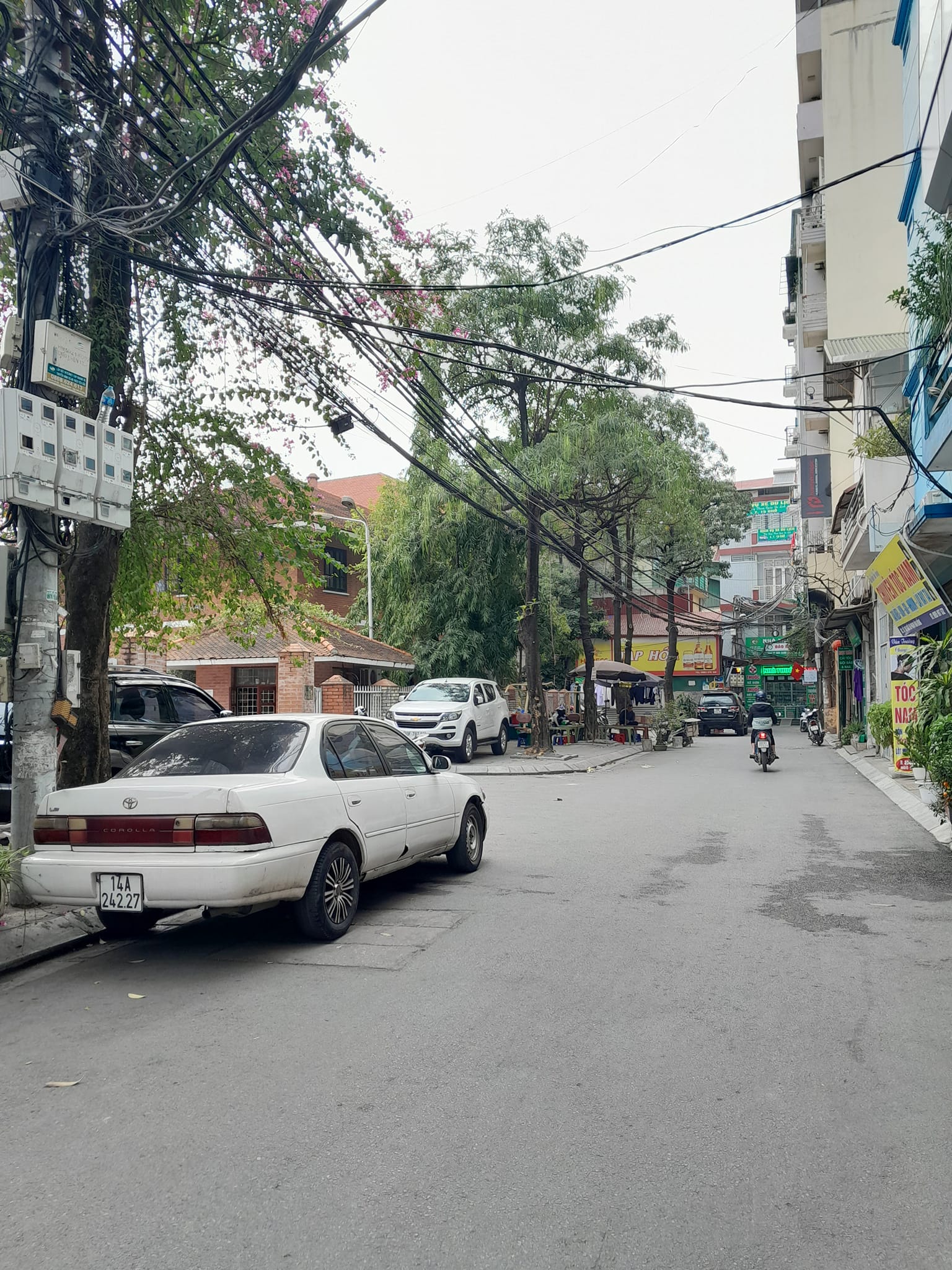 Bán nhà lô góc, mặt ngõ kinh doanh Phạm Văn Đồng, Cầu Giấy; Ô tô; Gần phố; Nở hậu; 52m2