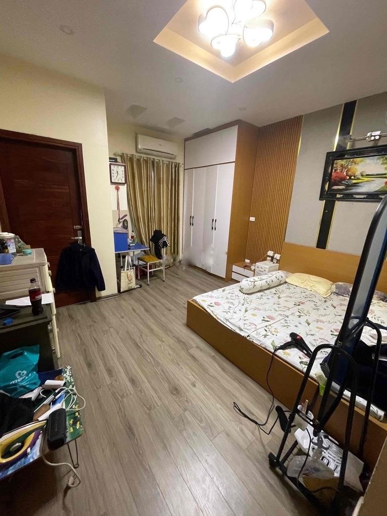 Cho thuê nhà riêng Phố Kim Đồng nhà 40m2 x 5 tầng, mặt tiền 4,2m, ngõ rộng ô tô tránh nhau, nhà full nội thất cao cấp giá 25 triệu 2