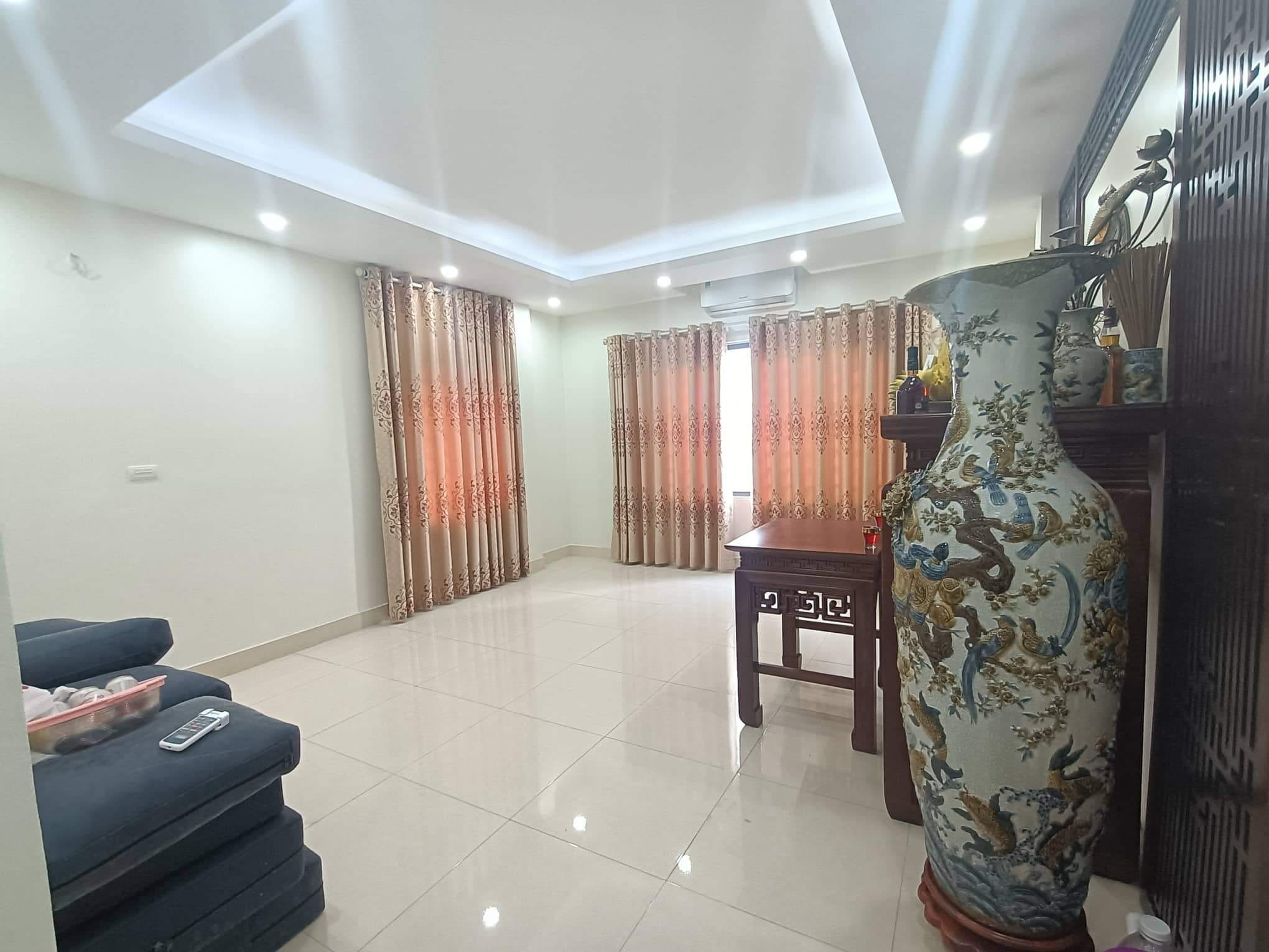 Cần bán Nhà ở xã hội đường Cổ Linh, Phường Long Biên, Diện tích 40m², Giá Thương lượng 2