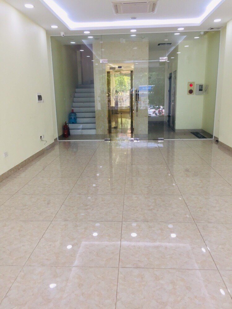 Cho thuê Văn phòng gần ngã tư Vạn Phúc, Diện tích 70m², sàn thông 3
